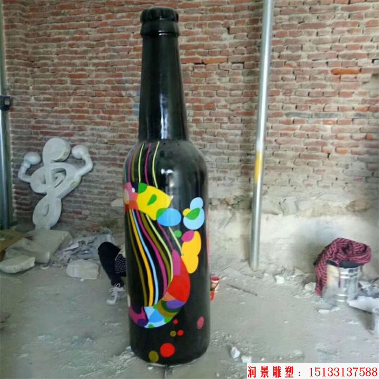 ktv酒瓶装饰景观 彩绘酒瓶雕塑加工厂家